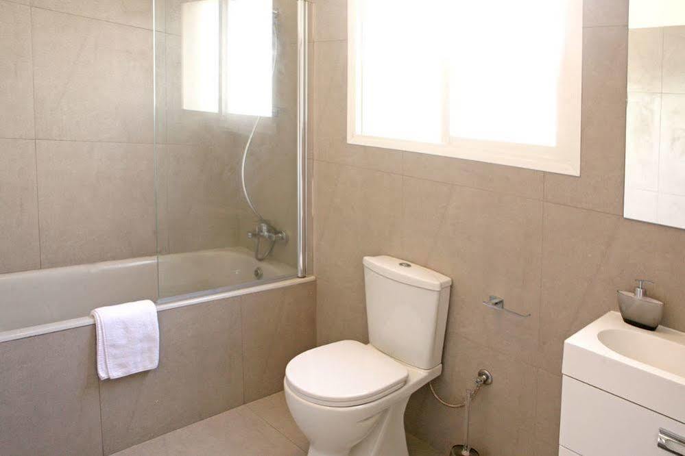 Corina Suites And Apartments Лимасол Экстерьер фото