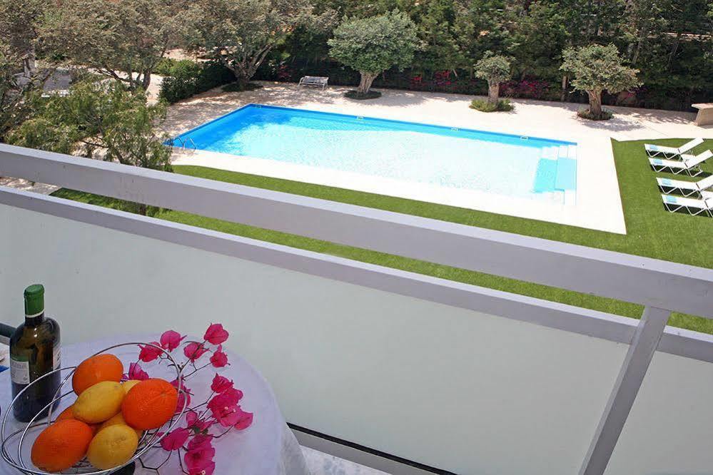 Corina Suites And Apartments Лимасол Экстерьер фото